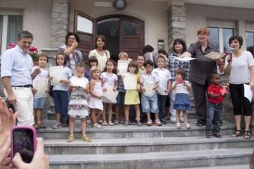 Festa inizio anno scolastico 2011- 2012<br>uscita dei bambini dalla scuola dell'infanzia
