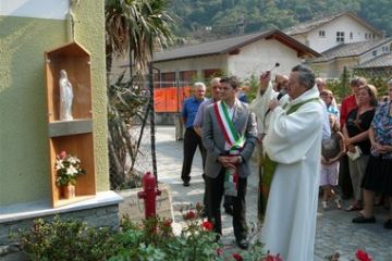 Parcheggio di Courtales, benedizione del nuovo oratorio