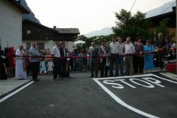 Posteggio La Guiaz - taglio del nastro 