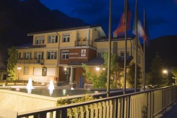 Angoli di paese - Piazza Jacob Gossweiler e Municipio 