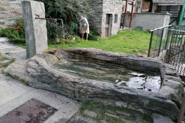 fontanile di Biel scavato nella pietra